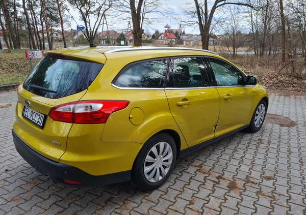 Ford Focus cena 24500 przebieg: 250000, rok produkcji 2011 z Łódź małe 379